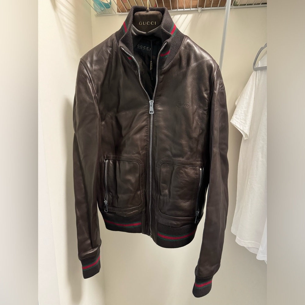 Gucci jacket for men, 100% authentic, used as new. Size 46.